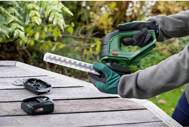 Productafbeelding Bosch Home & Garden Geavanceerde schaar 18V-10 (Oplaadbare batterij)