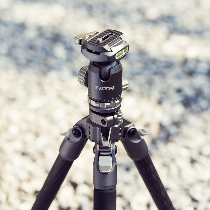Produktbild Tilta BT05 Travel Ball Head, 3-Stage Carbon Fiber Tripod (Carbon, Metall)