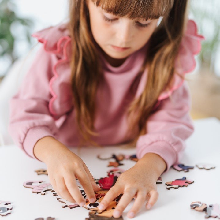 Productafbeelding Trefl Houten Puzzel Speciale Vorm 50 - Gabby's Poppenhuis (50 onderdelen)
