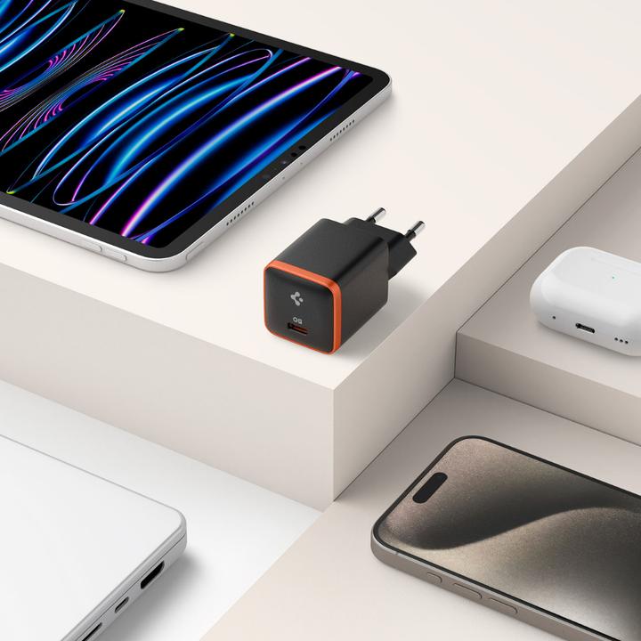 Actual product image Spigen ArcStation Essential EE301EU 30W Wall Charger - Black (30 W)