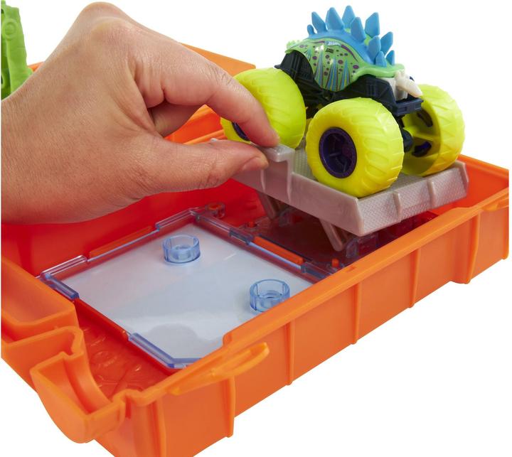 Image du produit Hot Wheels Monster Trucks Stunt N' Go Fossil Fuel Playset