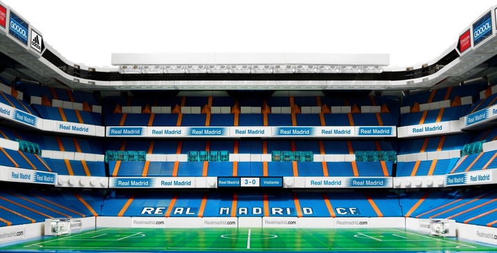 Immagine prodotto LEGO Real Madrid - Stadio Santiago Bernabéu (10299, LEGO Icons, Set LEGO rari)