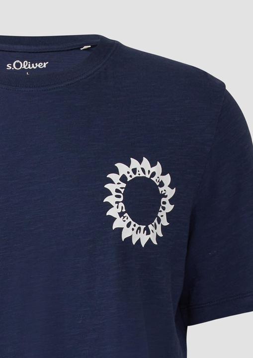 Produktbild S.Oliver T-Shirt Baumwoll-T-Shirt mit Frontprint und Flammgarnstruktur (XXL)