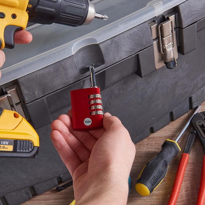 Actual product image Yale YE3CB/38/131/1/CO Padlock 38 mm Red Combination lock
