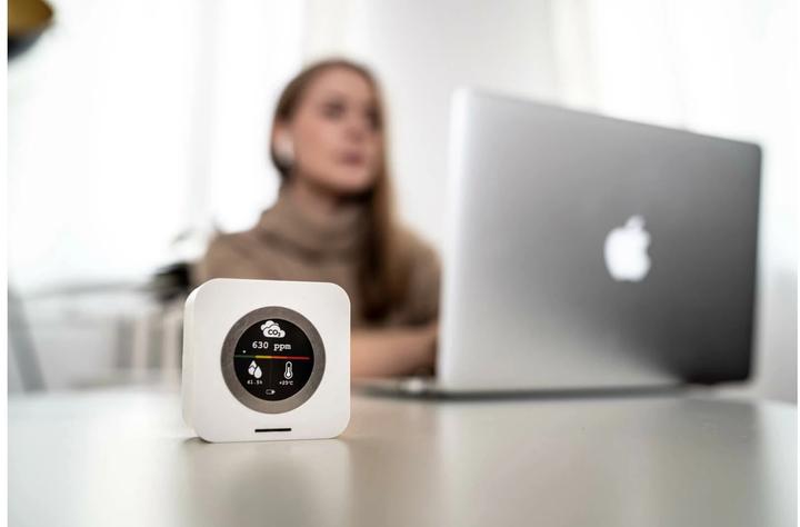 Actual product image Luxafor CO2 Monitor
