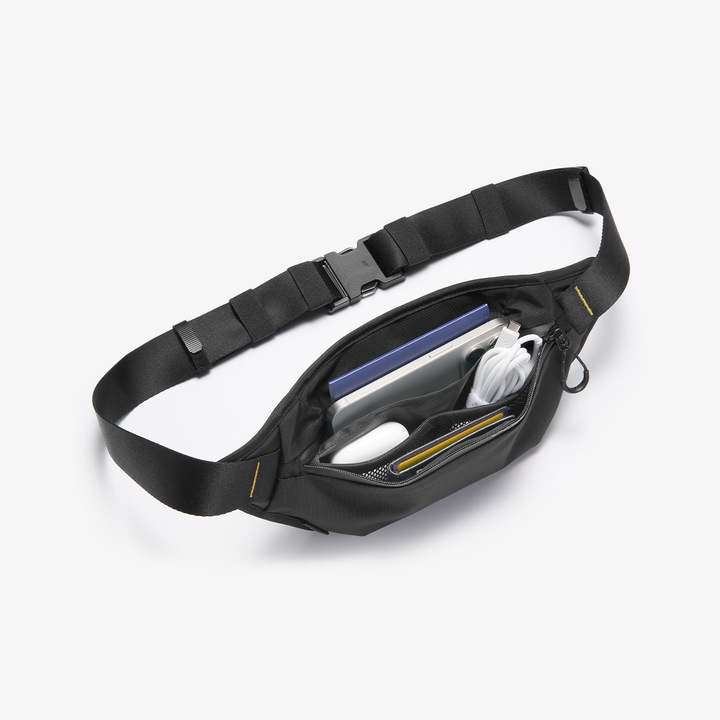 Actual product image Spigen KD411 Waistbag Klasden - black