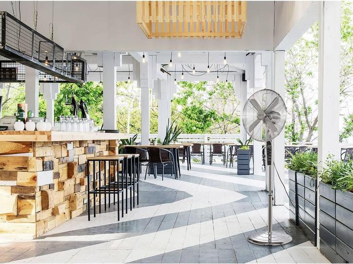 Produktbild Sygonix Standventilator 50 W (Ø x H) 440 mm x 1300 mm Chrom LED-Display, Oszil (65.70 dB)