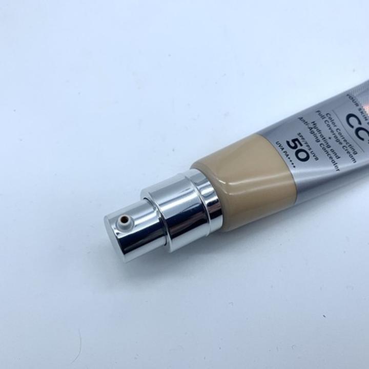 Actual product image It Cosmetics Your Skin But Better (Light Medium)