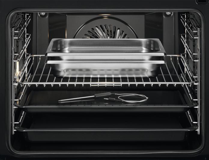 Actual product image AEG BSE78228BM