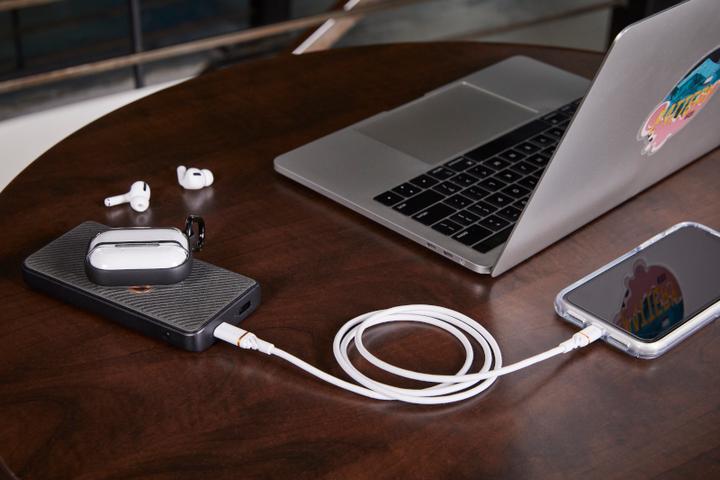 Produktbild OtterBox Standard-Schnelllade-Powerbank (20000 mAh, 18 W)