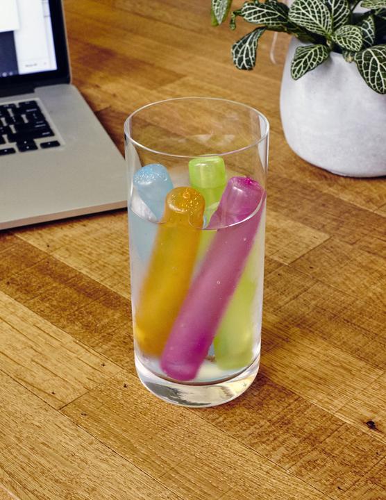 Produktbild Kikkerland Reusable Ice Sticks (Wiederverwendbare Eiswürfel)