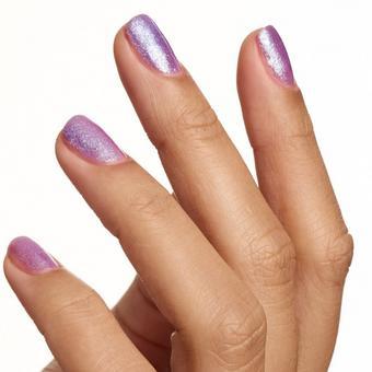 Immagine prodotto essence Gel Nail Polish 34 TAKE UP SPACE (34 OCCUPANO SPAZIO, Smalto per unghie effetto gel)