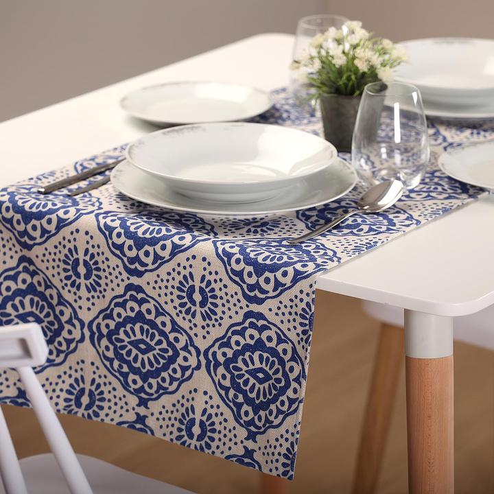 Actual product image Versa aveiro polyester table runner (44.5 x 0.5 x 154 cm) (154 x 44.50 cm)