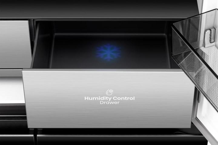 Actual product image Hisense Cross door refrigerator RQ768N4GBE ČR (591 l)