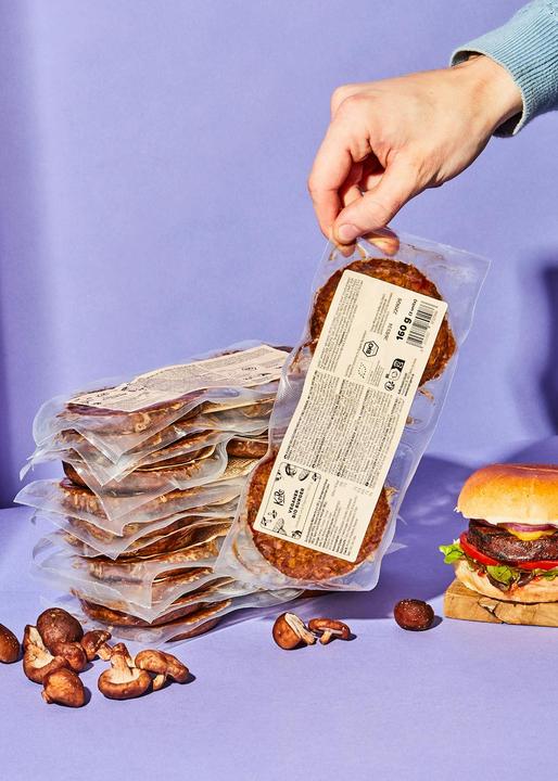 Produktbild KoRo Veganes Bio-Erzeugnis nach Art eines Burgers, mit Seitan, Shiitake und Paprika (160 g)
