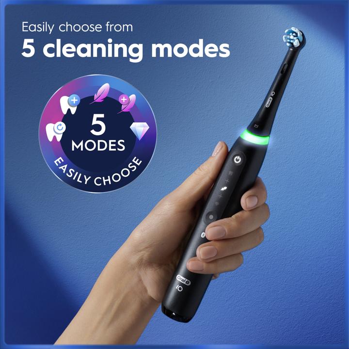 Productafbeelding Oral-B iO5 Electric Toothbrush, black and white with travel case