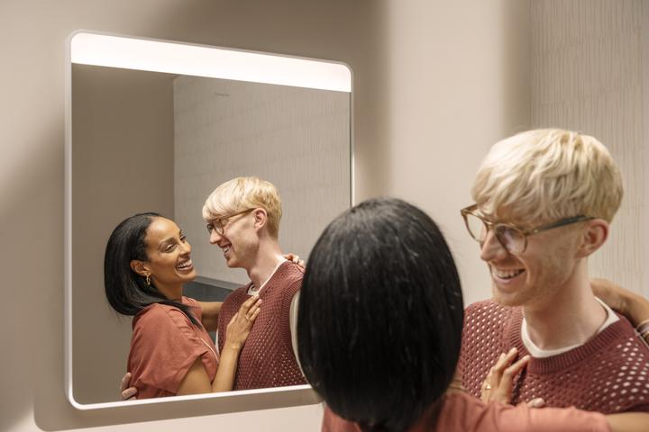 Productafbeelding hansgrohe Xarita Lite Q Spiegel, horizontale LED-Belechtung, 600x30x700mm, IR Sensor