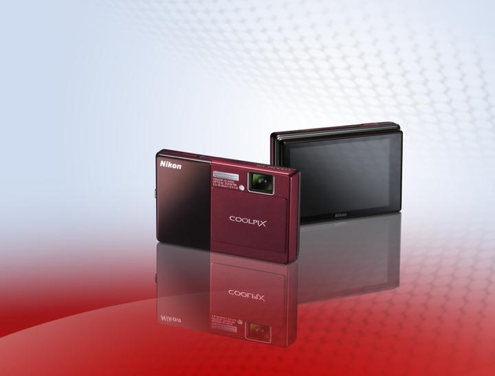 Actual product image Nikon Coolpix S70, 12Mpixel, 5xZoom, OLED-Touchsreen, Red