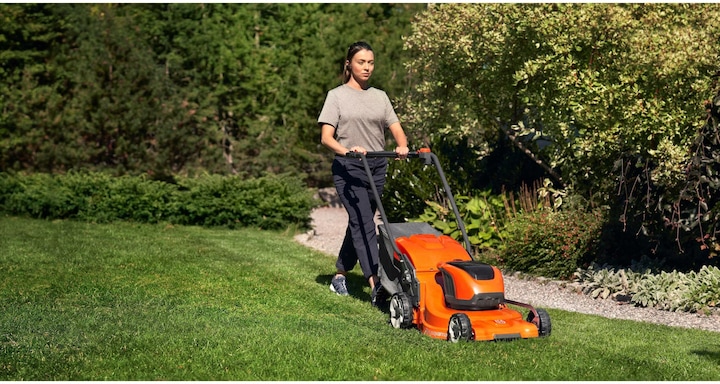 Produktbild Husqvarna LC 247i (Akkubetrieb)