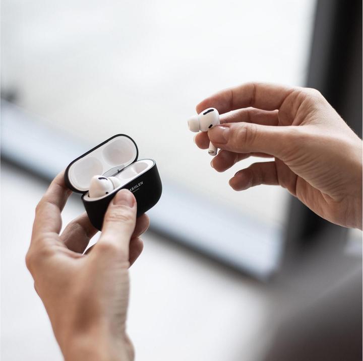 Actual product image Vonmählen Transport case Thin AirPods Pro 2 Navy (Headphone sleeve)