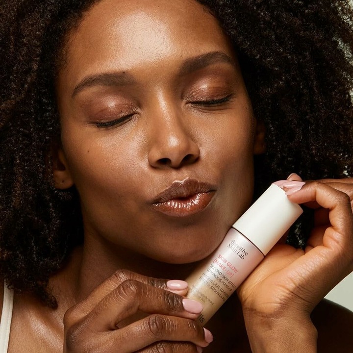Produktbild Rilastil Sensilis Skin Glow Make-Up Feuchtigkeitsspendende und strahlende Make-up Grundierung Leichte (Pêche Doré)