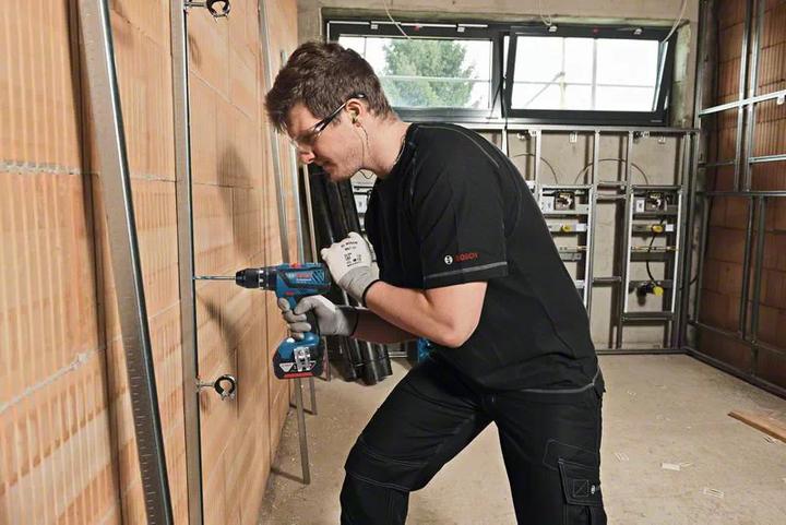 Image du produit Bosch Professional Perceuse-visseuse à percussion sans fil GSB 18V-28, 2 batteries GBA 18V, chargeur rapide. GAL 18V-40 (Fonctionnement sur batterie)