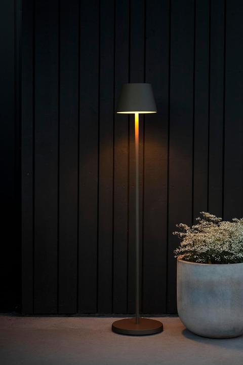 Produktbild Konstsmide Stehleuchte Pomezia Medium USB-Stehleuchte - Schwarz (410 lm)