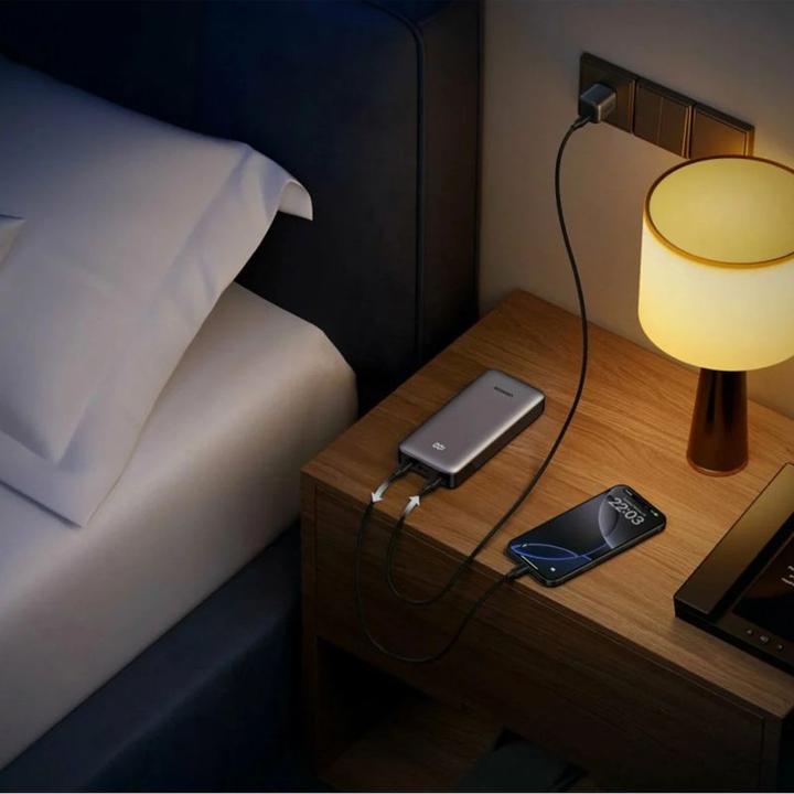 Actual product image Ugreen Powerbank Powerbank Nexode 10000mAh 30W USB-A 2xUSB-C - szary (10000 mAh, 30 W, 37 Wh)