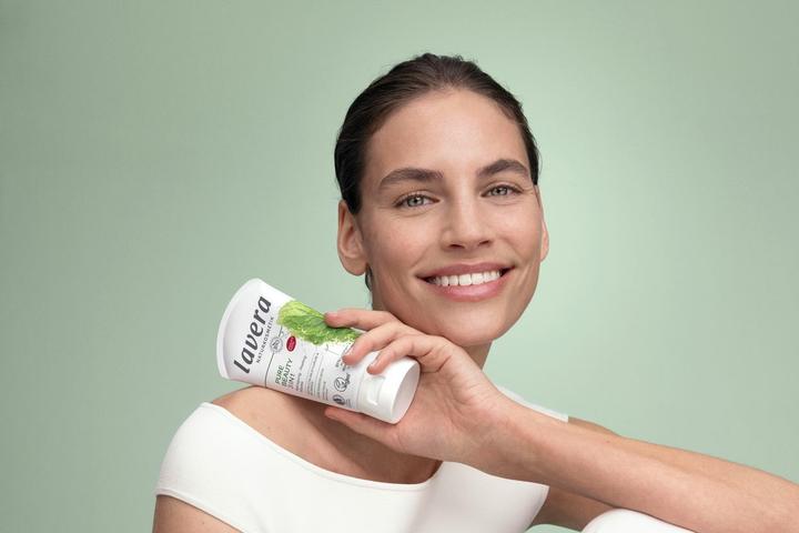 Produktbild Lavera Peeling Mas 3in1 Pur Bea Tb 125ml (125 ml)