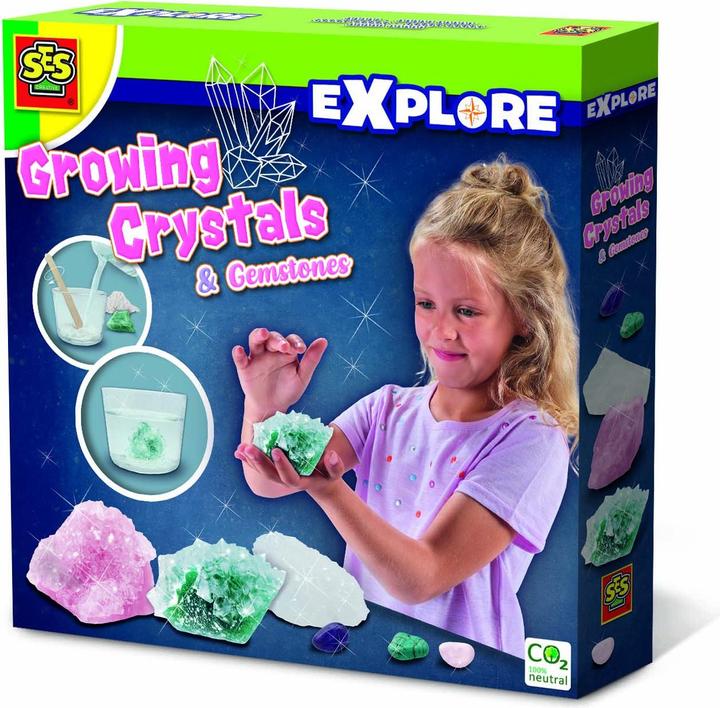 Ses Grands cristaux et pierres précieuses