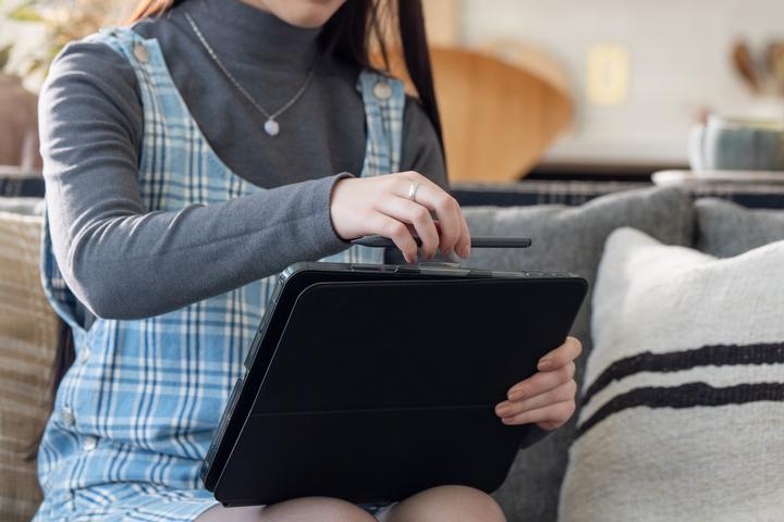 Produktbild Zagg KB ProKey 2 iPad Pro 13 M4 Bl Germa (103414678) (DE)