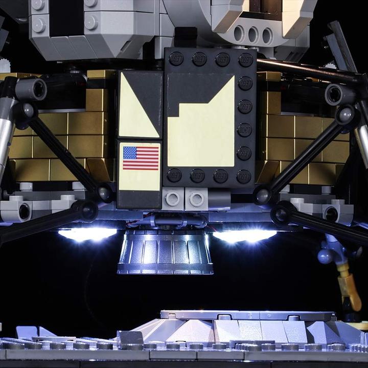 Immagine prodotto BrickBling Set di luci a LED per LEGO NASA: Modulo Lunare Apollo 11 (10266) incl. telecomando