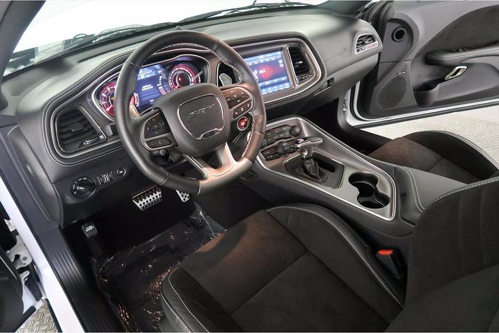 Actual product image Dodge Challenger SRT Hellcat Widebody 6.2L V8 717 hp (Petrol, 717 PS)
