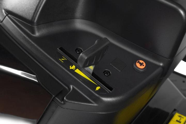 Produktbild Alpina Maschinen Rasentraktor ALPINA AT4 84 A, 5,8 kW, Heckauswurf (Benzinbetrieb)