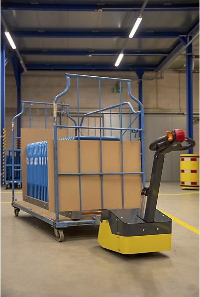 Actual product image eurokraft pro TAKKTOR T1000 electric tow truck, flex coupling for Corlettes®, rechargeable