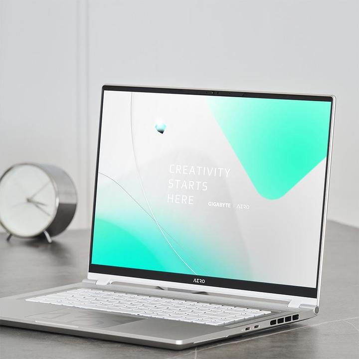 Actual product image Gigabyte Aero 16 OLED (16", 1000 GB, 32 GB, DE, Intel Core i9-13900H)