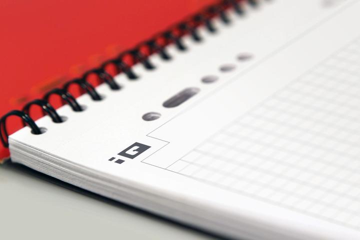 Actual product image Oxford International Activebook (B5, Checked, Soft cover)