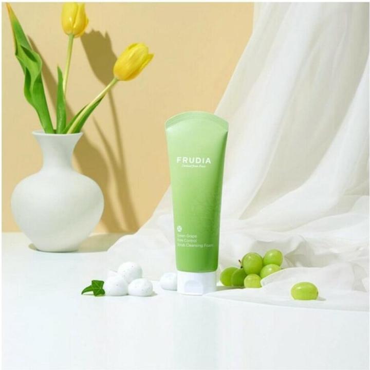 Actual product image Frudia Green Grape (Cleansing Foam, 145 ml)