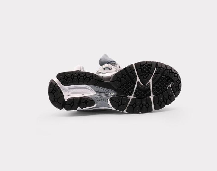 Produktbild New Balance 2002 RST (44)