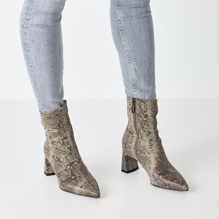 Actual product image Tamaris Stiefelette (40)
