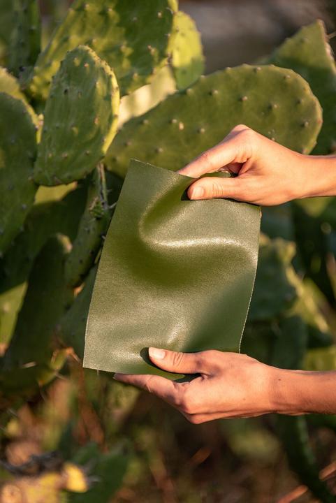 Produktbild Nopaal First Pochette Mini-Handtasche aus echtem Kaktusleder und 2 integrierten Riemen (Samsung Galaxy S4)