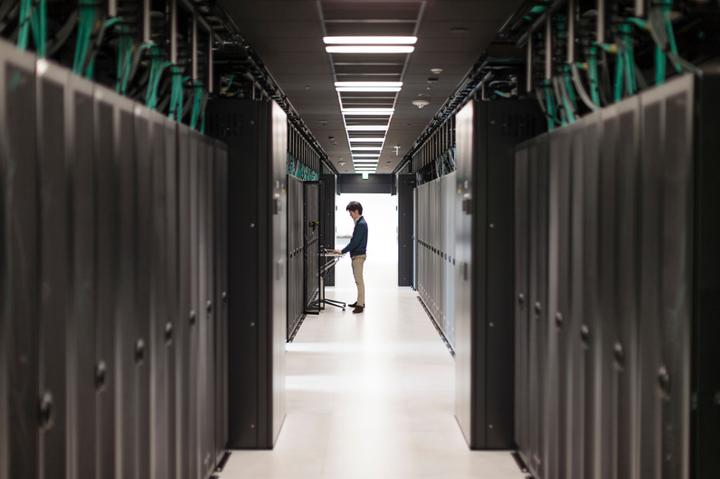 Actual product image HPE E Aruba Networking, CX Switch, Bluetooth Adapter