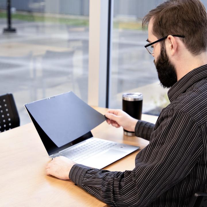 Image du produit StarTech com 135CT-PRIVACY-SCREEN, 34,3 cm (13.5"), 3:2, Ordinateur portable, Filtre de confide (13.50", 3 : 2)