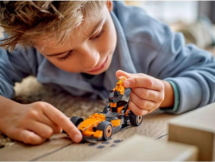 Immagine prodotto LEGO F1 Rennfahrer mit McLaren Rennauto (60442, LEGO City)