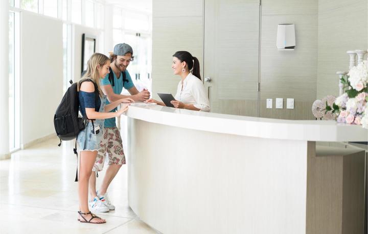 Produktbild Netgear Orbi Pro AX6000 Mesh System (SXS80) Zusatz-Satellit