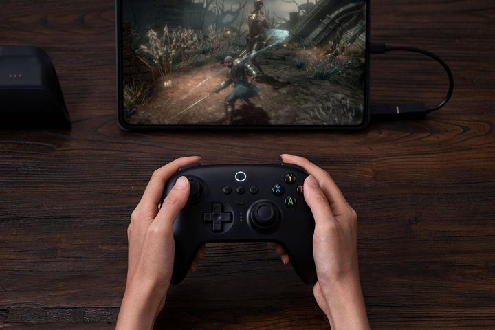 Produktbild 8bitdo Ultimate 2.4G (Android, PC)