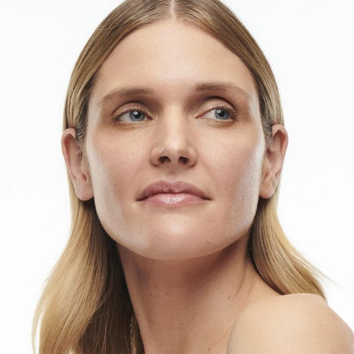 Image du produit MAC Cosmetics M.A.C. Studio Rad Serum Pow Fond de Teint NW22 (N° NW22)