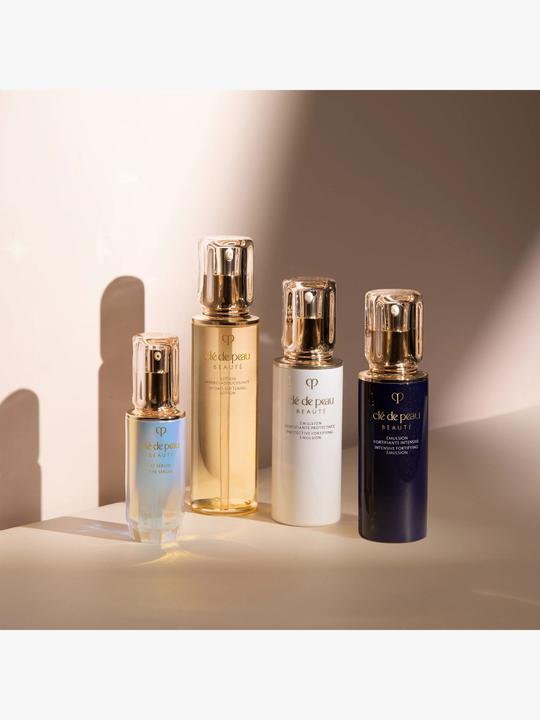 Produktbild Clé De Peau Cle De Peau Hydro-Clarifying Lotion (Körperlotion, 170 ml)