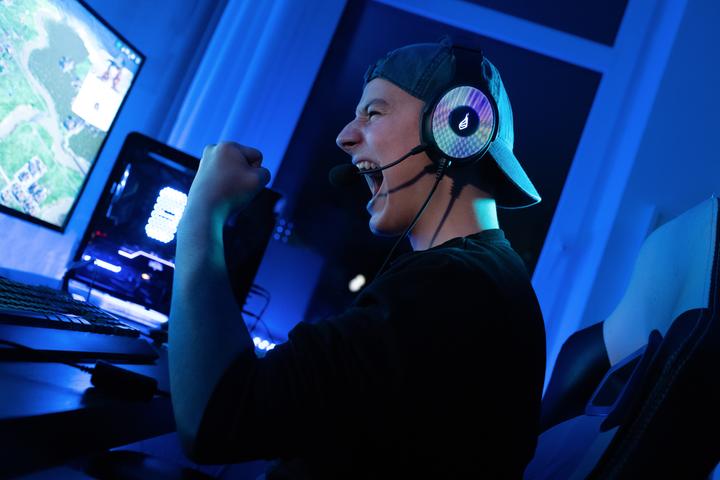 Actual product image SureFire Harrier 360 Surround Sound USB Gaming Headset (Cable)