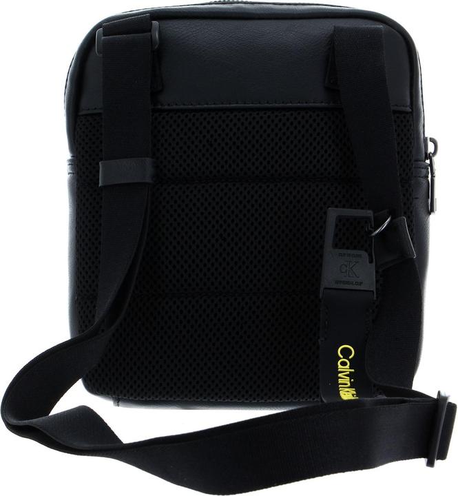 Actual product image Calvin Klein Mens Reporter18 with Label Crossovers, Black, One Size (51% RECYCLED POLYESTER, 49% POLYURETHANE)